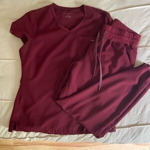 Wine Jaanuu Scrub Set